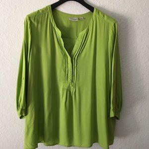 AVENUE Blouse Sz 22/24 Bright Green V- Neck